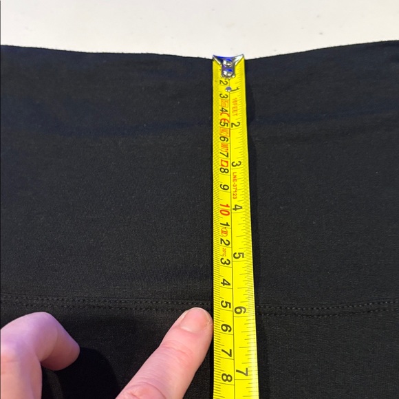 Old Navy - Knee Length skirt. Size Large TALL. Black. - Picture 11 of 12